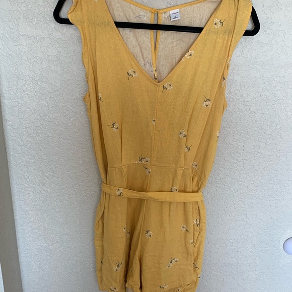 Old Navy Pants - Old Navy Linen Romper with tie